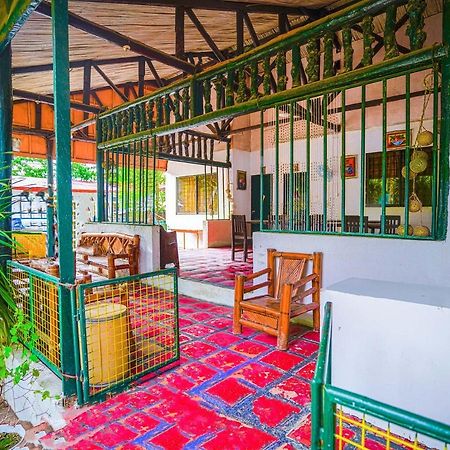 Oyo 875 Madhavi Beach Resort Balibago Екстериор снимка