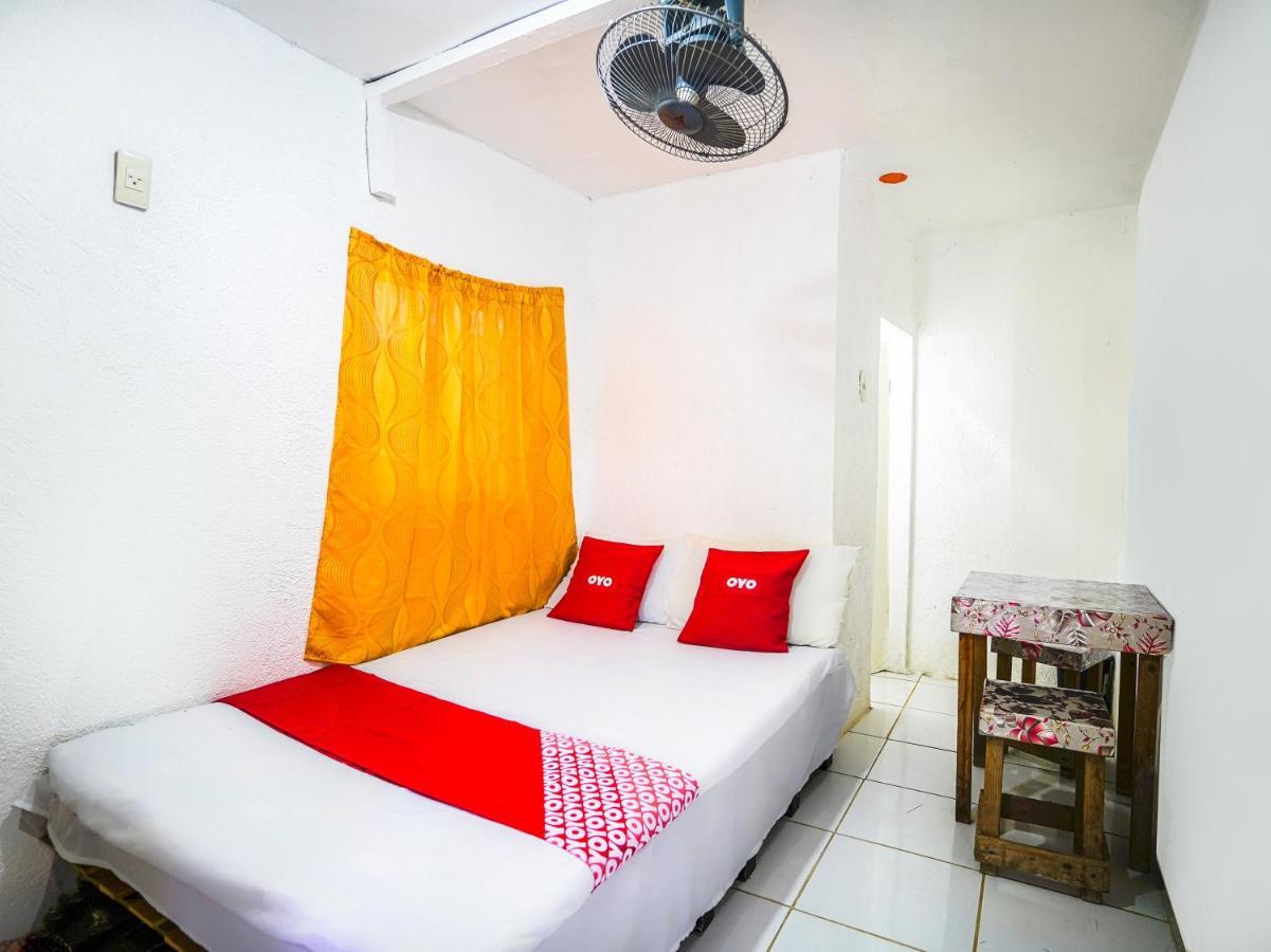 Oyo 875 Madhavi Beach Resort Balibago Екстериор снимка